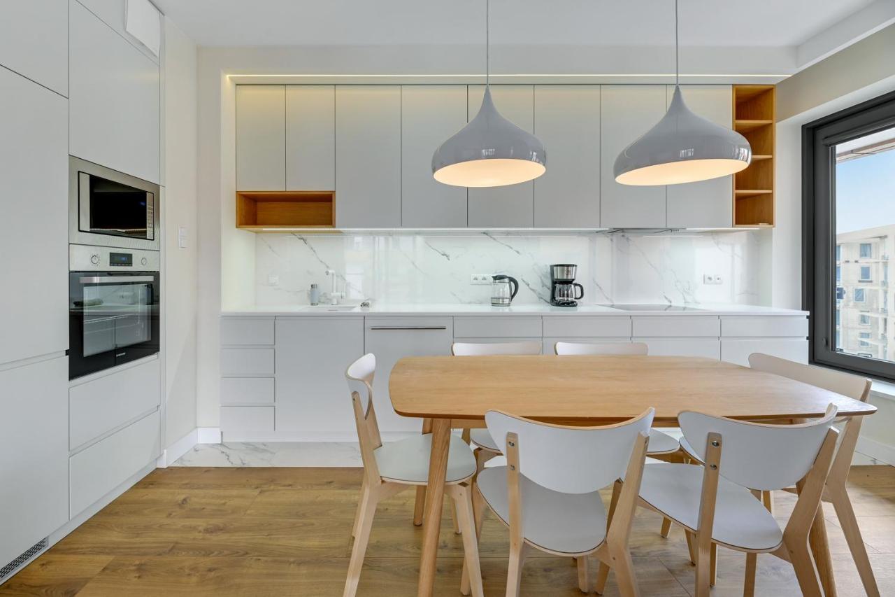 Premium Family & Business Old Town Riverside Apartment With Parking Gdansk Bagian luar foto